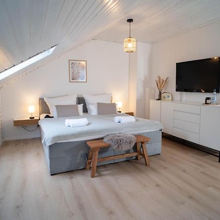 מינדלהיים Charmantes Apartment Mit Balkon מראה חיצוני תמונה