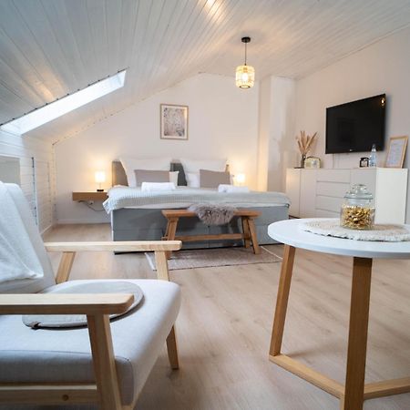 מינדלהיים Charmantes Apartment Mit Balkon מראה חיצוני תמונה